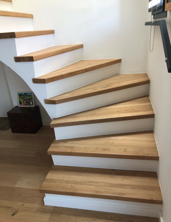 Habillage d&rsquo;escalier béton dans le Pays de Gex